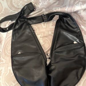 Black Crossbody Sling Bag - Sleek Everyday Carry